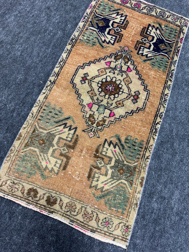 Turkish Yastik Rug 1'6" x 3'3" #23771