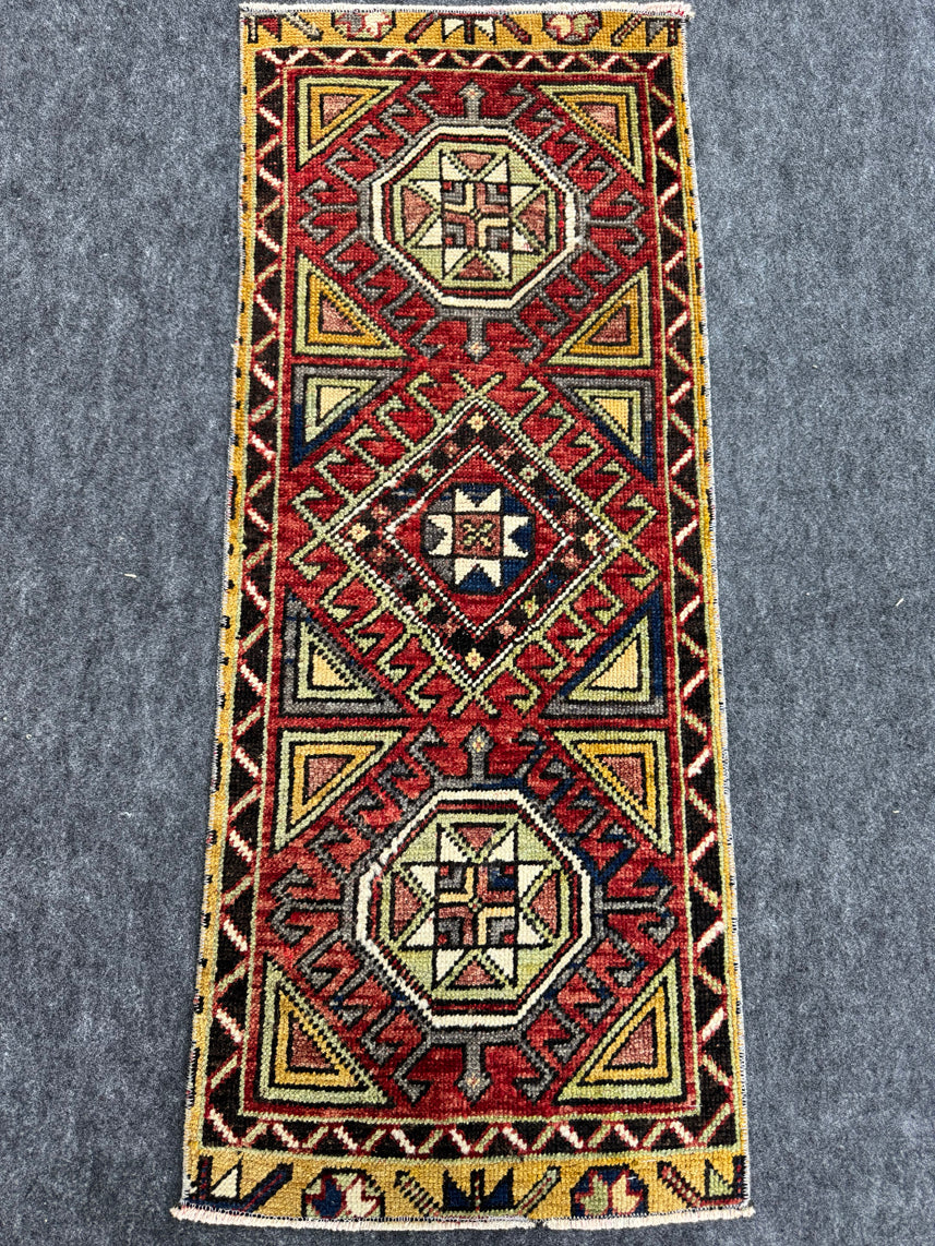Turkish Yastik Rug 1'5" x 3'6" #23770