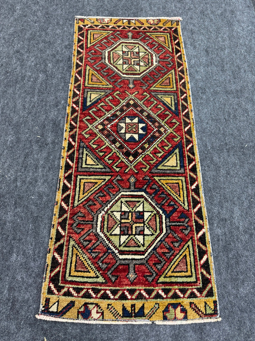 Turkish Yastik Rug 1'5" x 3'6" #23770