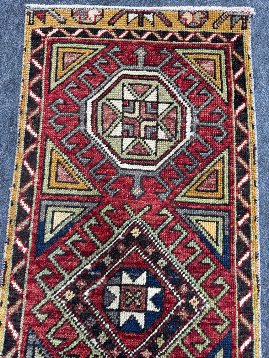 Turkish Yastik Rug 1'5" x 3'6" #23770
