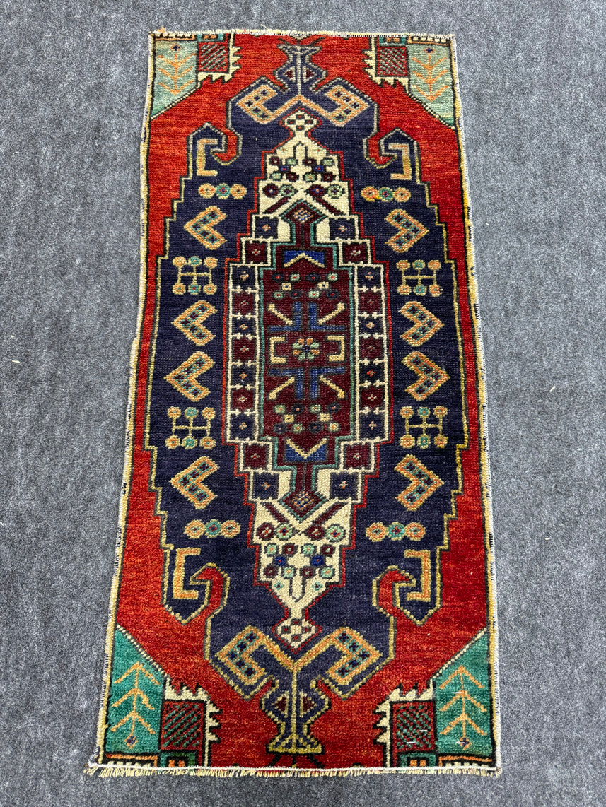 Turkish Yastik Rug 1'5" x 3'1" #23775