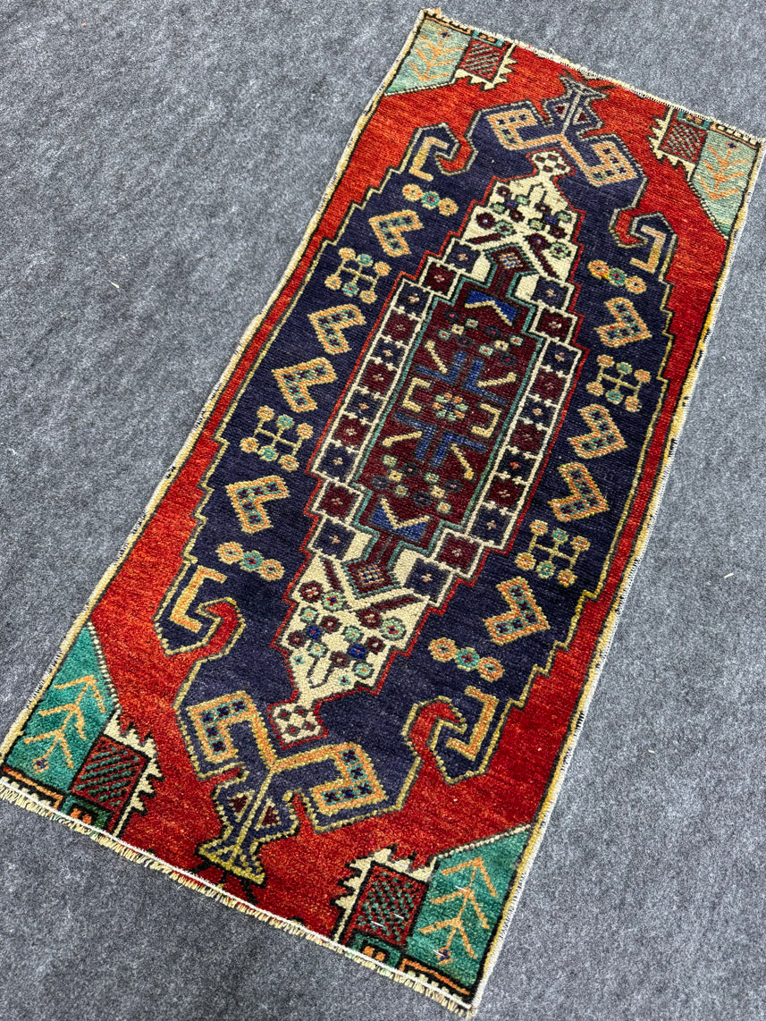 Turkish Yastik Rug 1'5" x 3'1" #23775