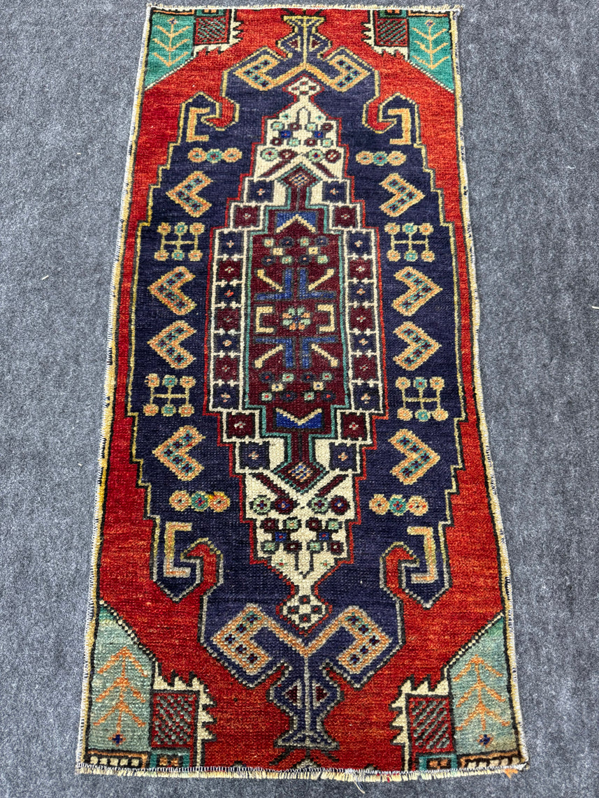 Turkish Yastik Rug 1'5" x 3'1" #23775