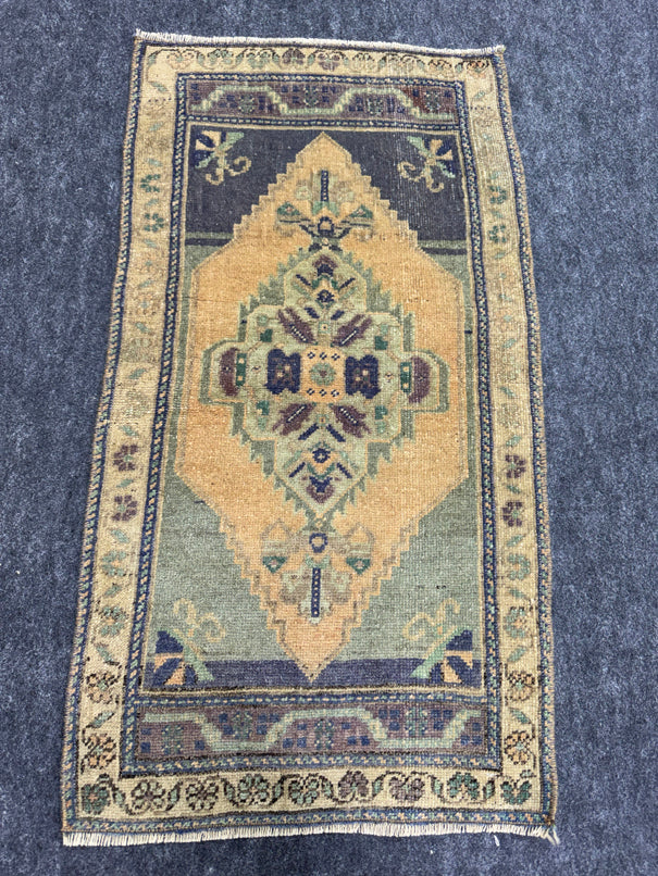 Turkish Yastik Rug 1'6" x 3' #23719