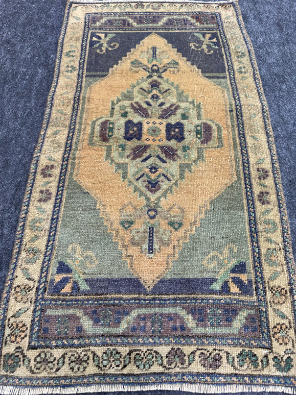 Turkish Yastik Rug 1'6" x 3' #23719