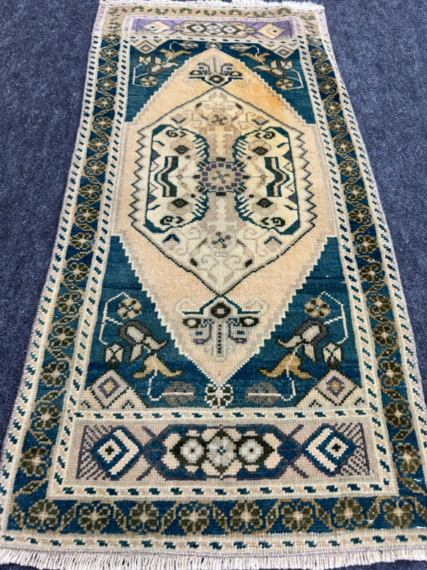 Turkish Yastik Rug 1'7" x 3'4" #23720