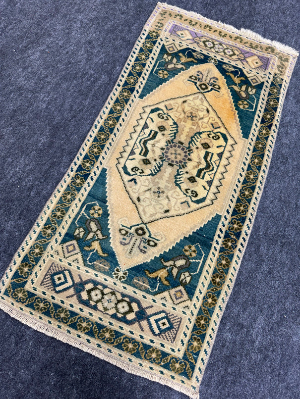 Turkish Yastik Rug 1'7" x 3'4" #23720