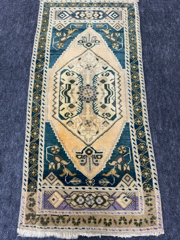 Turkish Yastik Rug 1'7" x 3'4" #23720