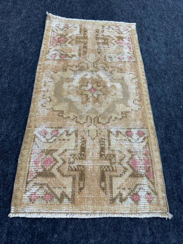Turkish Yastik Rug 1'7" x 3' #23709