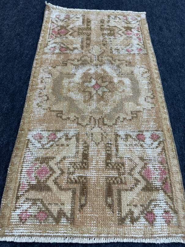 Turkish Yastik Rug 1'7" x 3' #23709