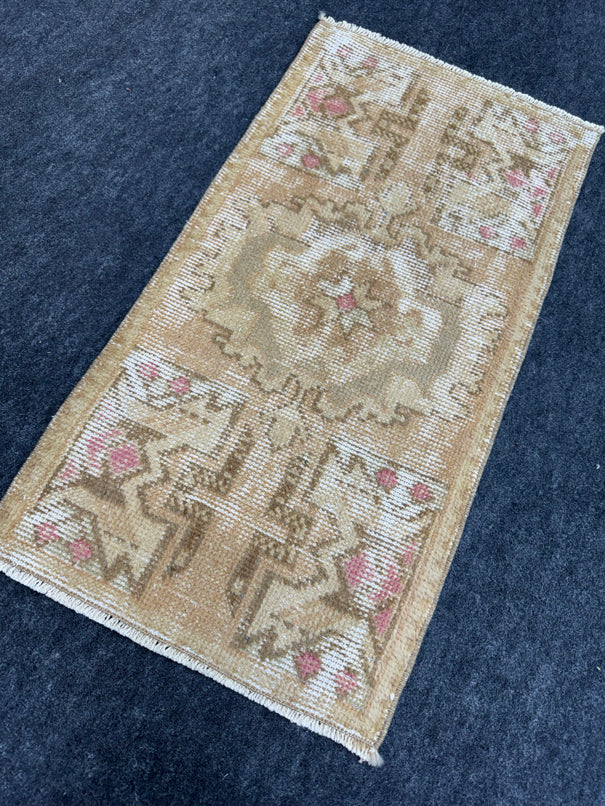 Turkish Yastik Rug 1'7" x 3' #23709