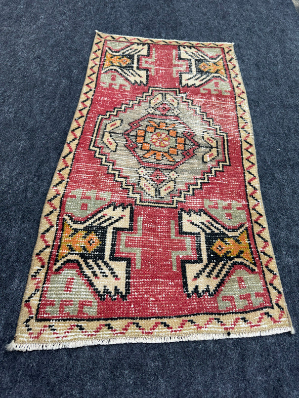 Turkish Yastik Rug 1'7" x 3'1" #23708