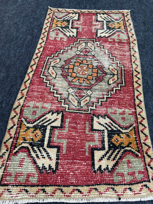 Turkish Yastik Rug 1'7" x 3'1" #23708