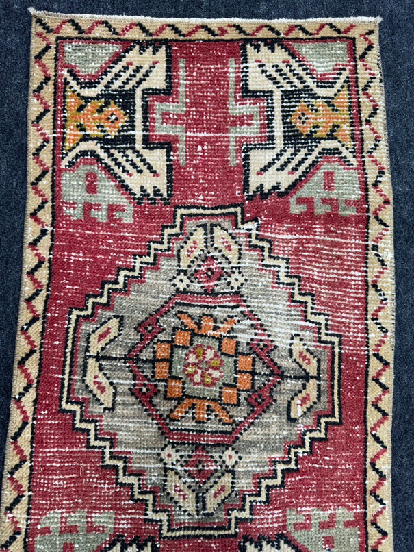Turkish Yastik Rug 1'7" x 3'1" #23708