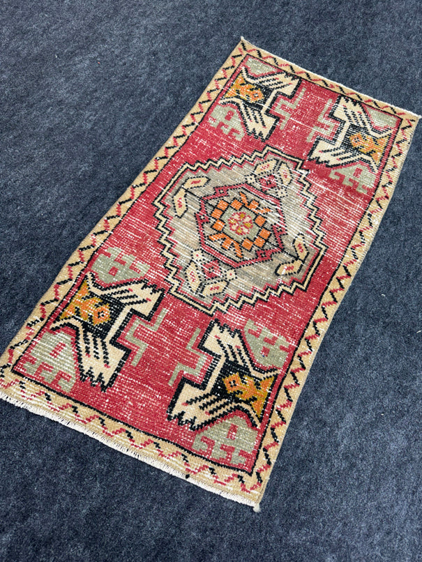 Turkish Yastik Rug 1'7" x 3'1" #23708