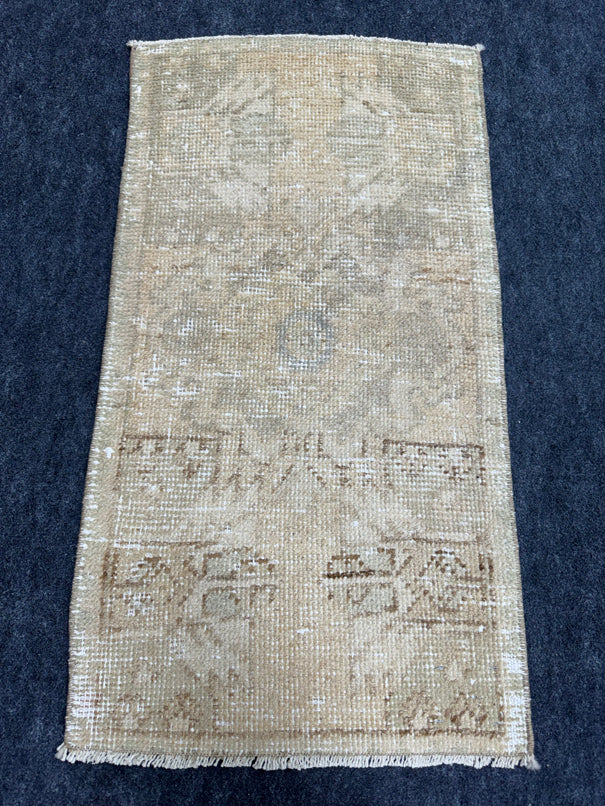 Turkish Yastik Rug 1'5" x 2'8" #23711