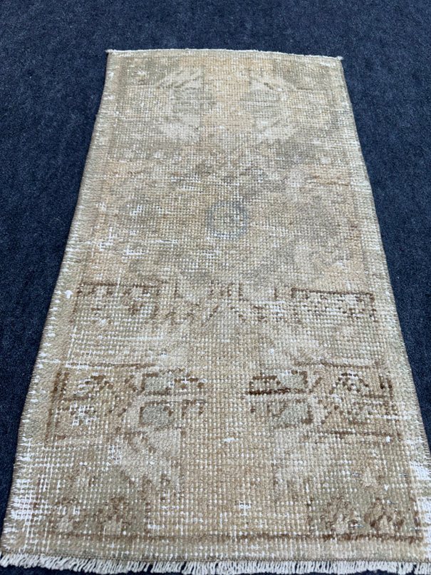 Turkish Yastik Rug 1'5" x 2'8" #23711