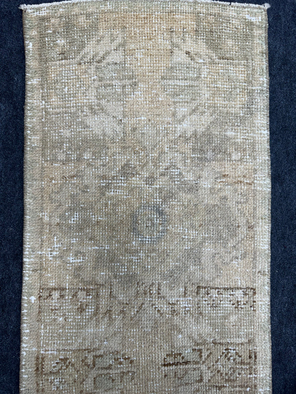Turkish Yastik Rug 1'5" x 2'8" #23711