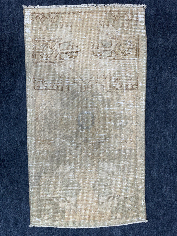 Turkish Yastik Rug 1'5" x 2'8" #23711