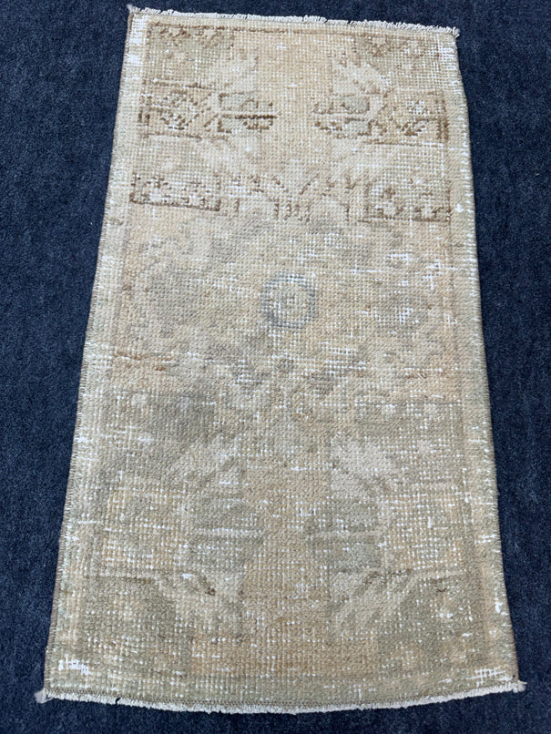 Turkish Yastik Rug 1'5" x 2'8" #23711
