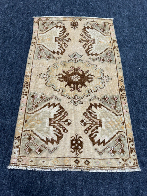 Turkish Yastik Rug 1'7" x 2'8" #23712