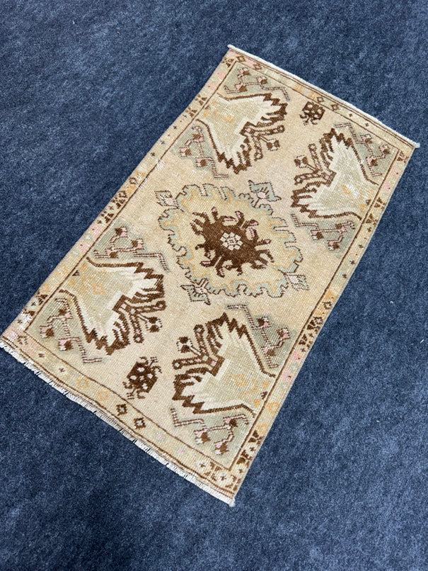 Turkish Yastik Rug 1'7" x 2'8" #23712