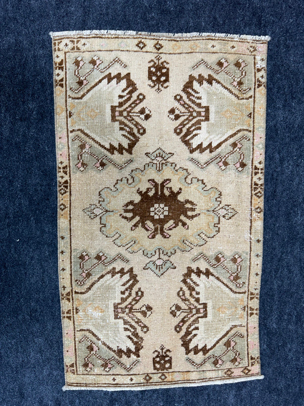Turkish Yastik Rug 1'7" x 2'8" #23712