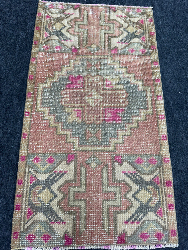 Turkish Yastik Rug 1'7" x 2'11" #23714