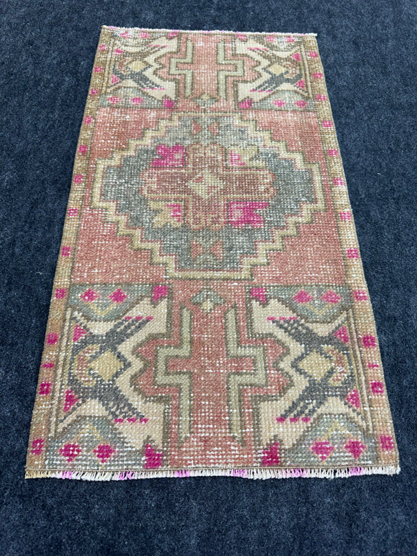 Turkish Yastik Rug 1'7" x 2'11" #23714