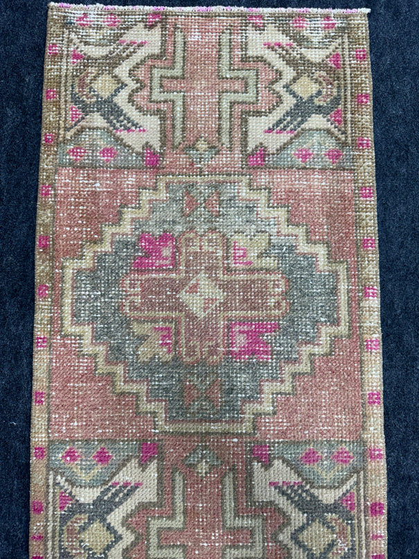 Turkish Yastik Rug 1'7" x 2'11" #23714