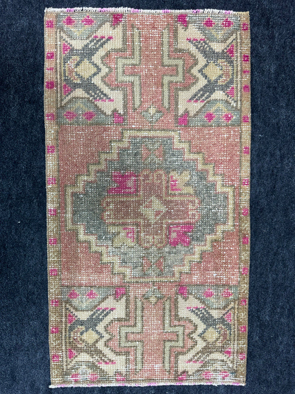 Turkish Yastik Rug 1'7" x 2'11" #23714