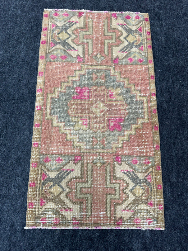 Turkish Yastik Rug 1'7" x 2'11" #23714