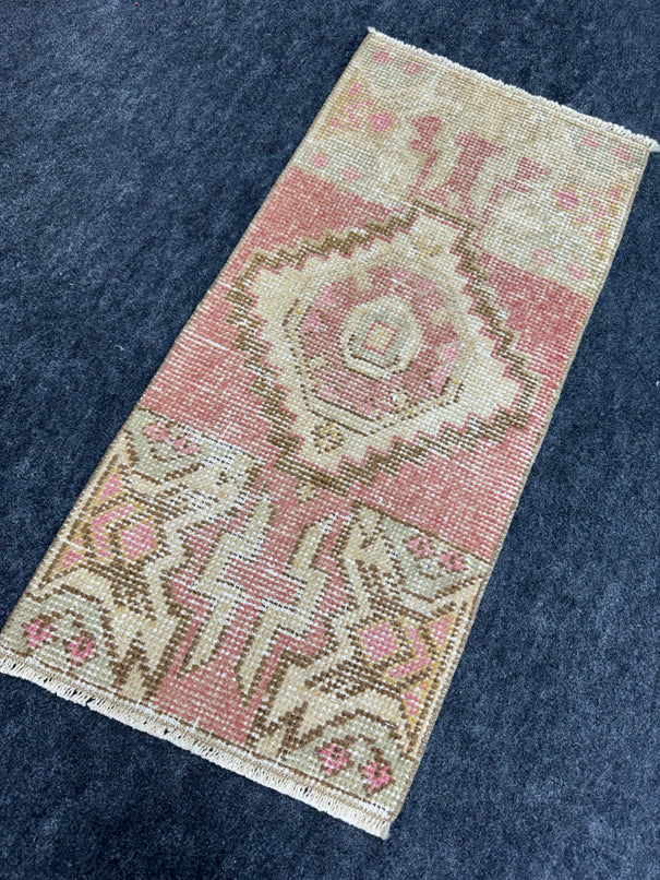 Turkish Yastik Rug 1'4" x 2'10" #23710
