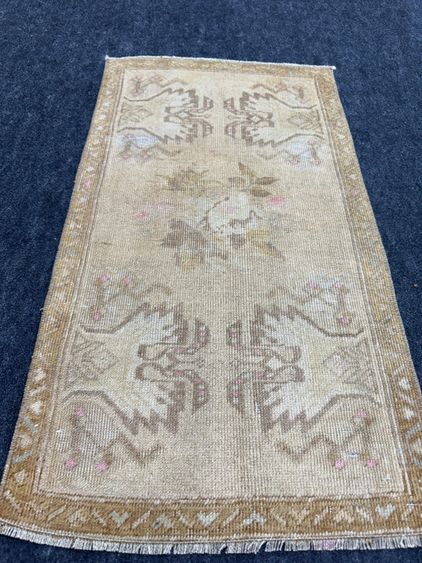 Turkish Yastik Rug 1'5" x 2'8" #23713