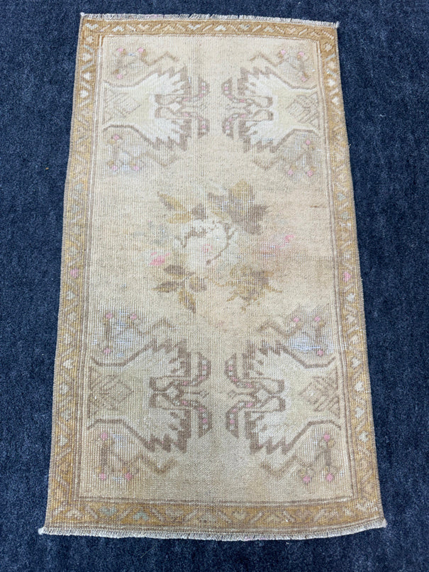 Turkish Yastik Rug 1'5" x 2'8" #23713