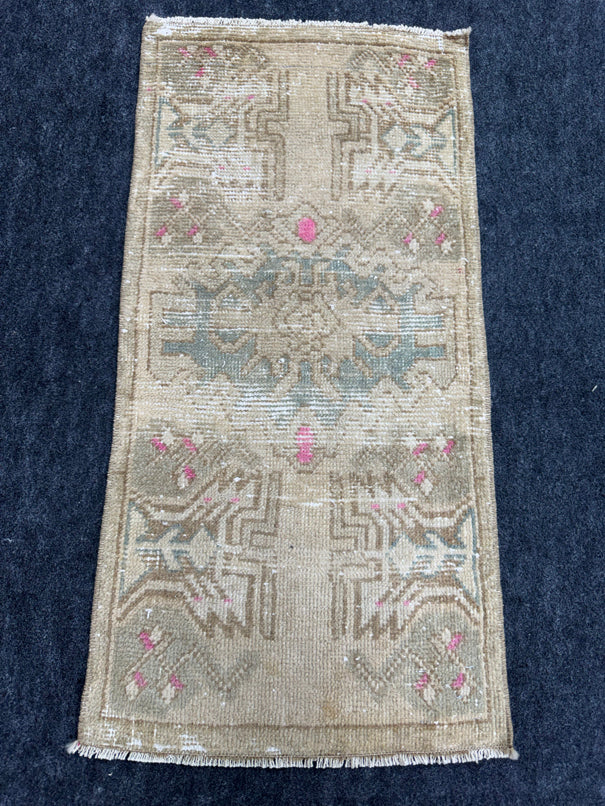 Turkish Yastik Rug 1'5" x 2'10" #23717