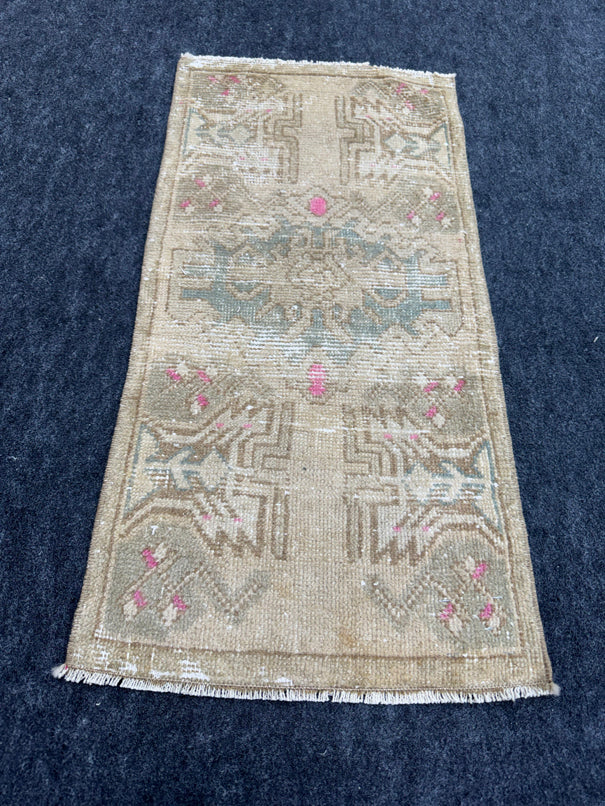 Turkish Yastik Rug 1'5" x 2'10" #23717