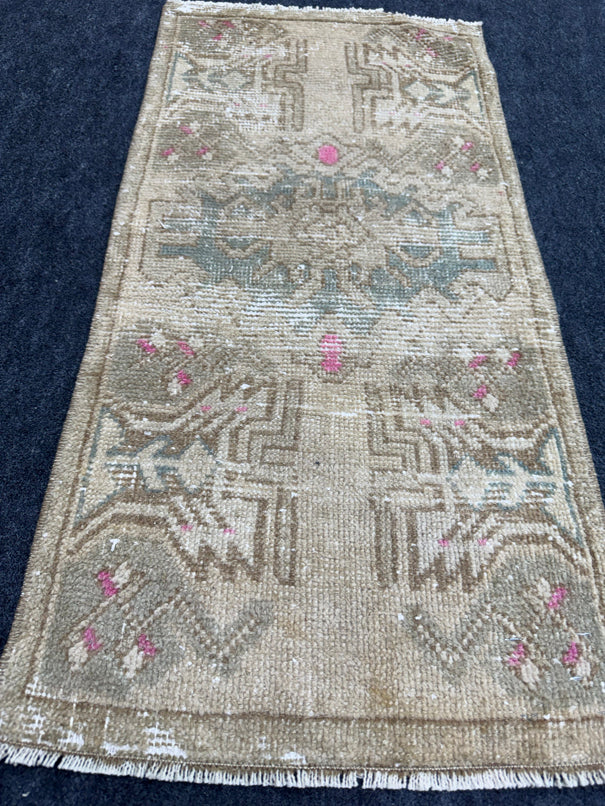 Turkish Yastik Rug 1'5" x 2'10" #23717