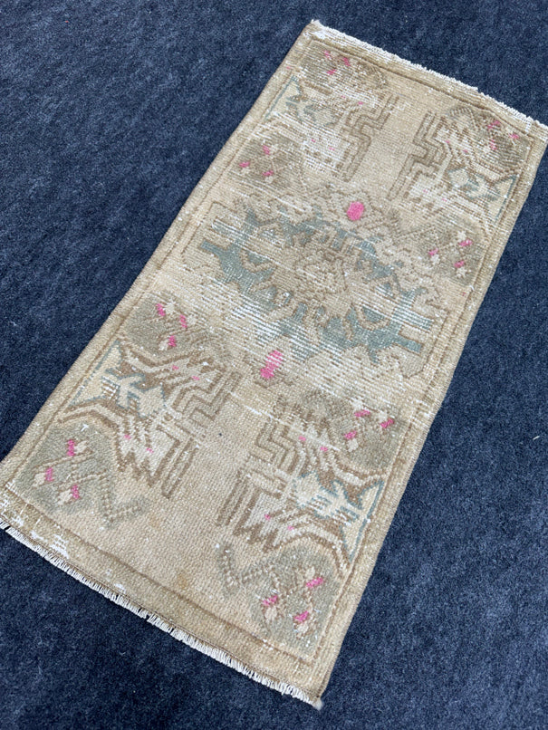 Turkish Yastik Rug 1'5" x 2'10" #23717
