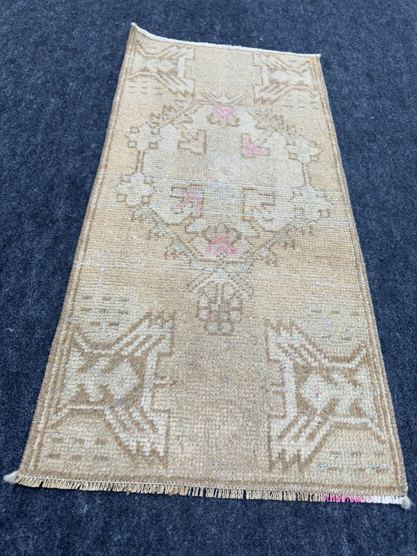 Turkish Yastik Rug 1'4" x 2'9" #23698