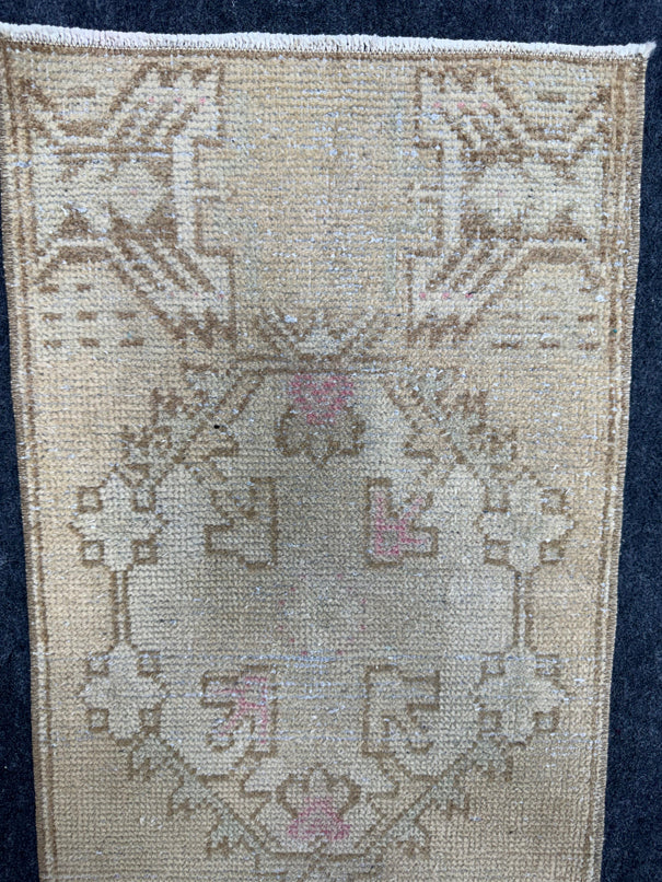 Turkish Yastik Rug 1'4" x 2'9" #23698
