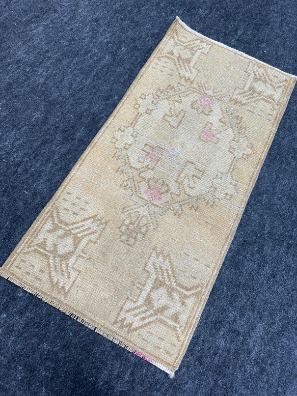 Turkish Yastik Rug 1'4" x 2'9" #23698