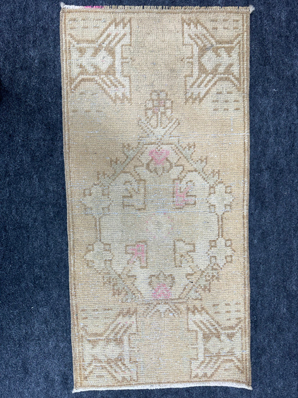 Turkish Yastik Rug 1'4" x 2'9" #23698