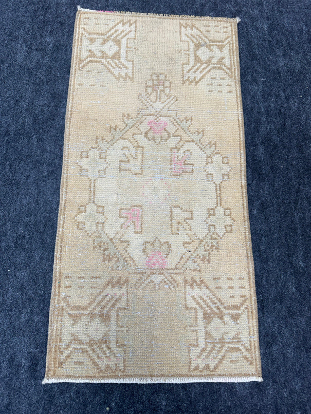 Turkish Yastik Rug 1'4" x 2'9" #23698