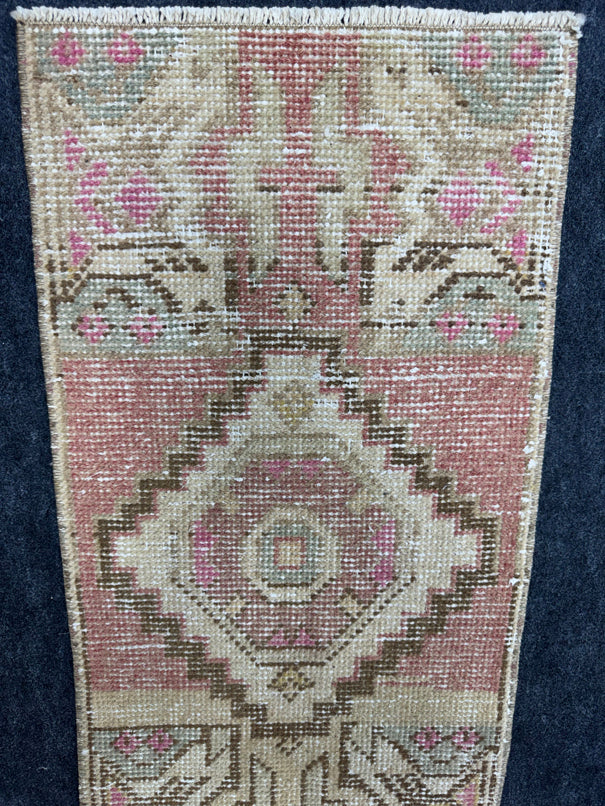 Turkish Yastik Rug 1'4" x 2'9" #23696