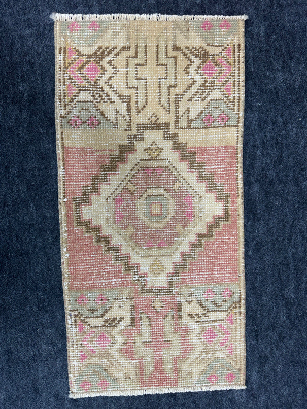 Turkish Yastik Rug 1'4" x 2'9" #23696