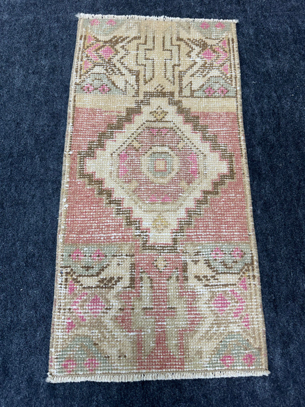 Turkish Yastik Rug 1'4" x 2'9" #23696