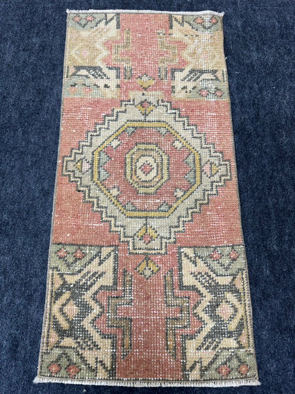 Turkish Yastik Rug 1'4" x 2'11" #23697