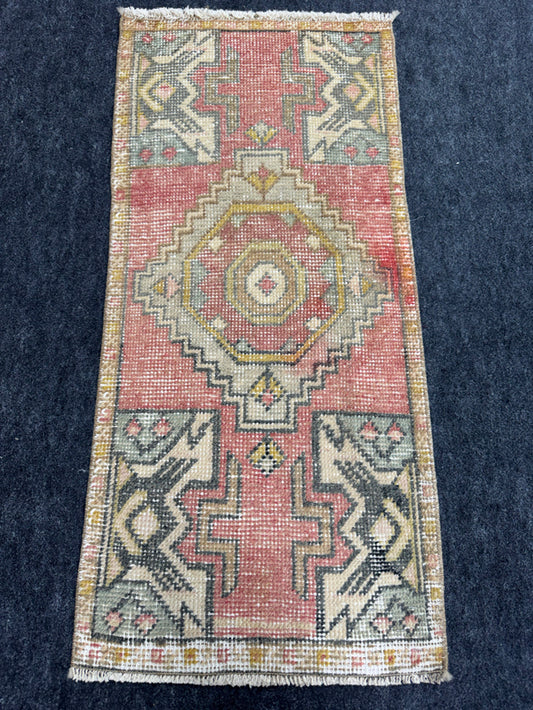 Turkish Yastik Rug 1'6" x 3'3" #23705