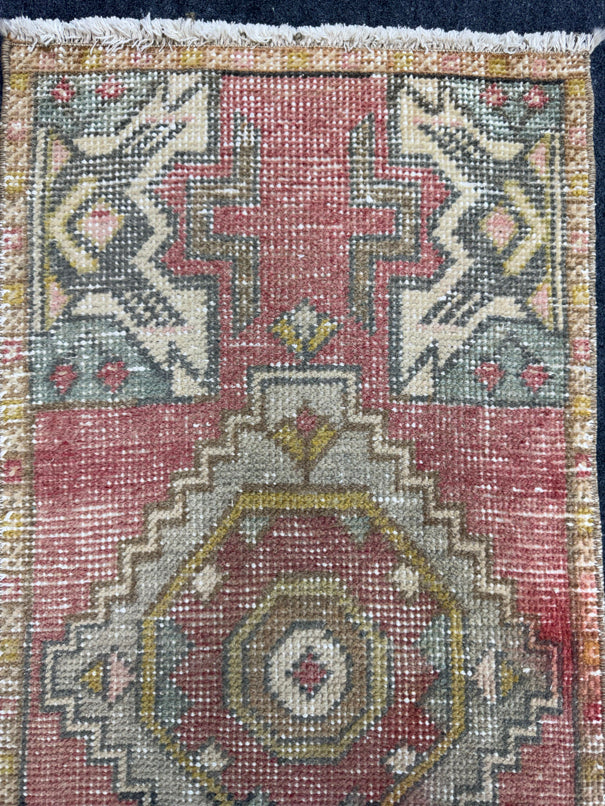 Turkish Yastik Rug 1'6" x 3'3" #23705